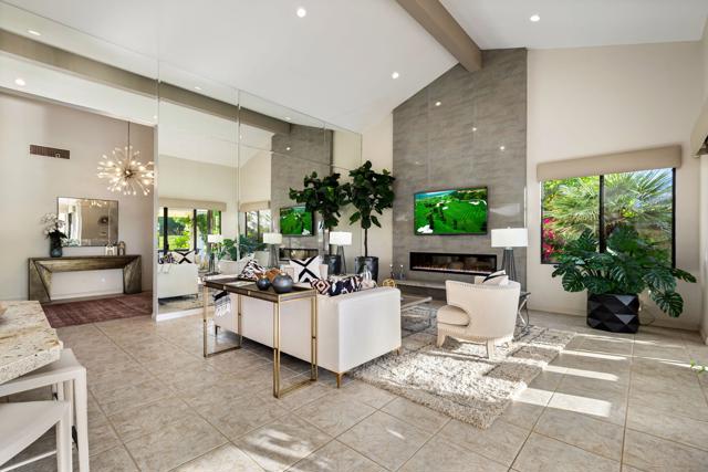 55197 Southern, La Quinta CA: https://media.crmls.org/mediaz/e2108820-6e0c-4749-98a5-73a7ce907416.jpg