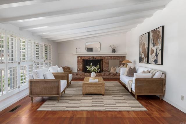 Detail Gallery Image 3 of 30 For 1381 W Muirlands Dr, La Jolla,  CA 92037 - 3 Beds | 3 Baths