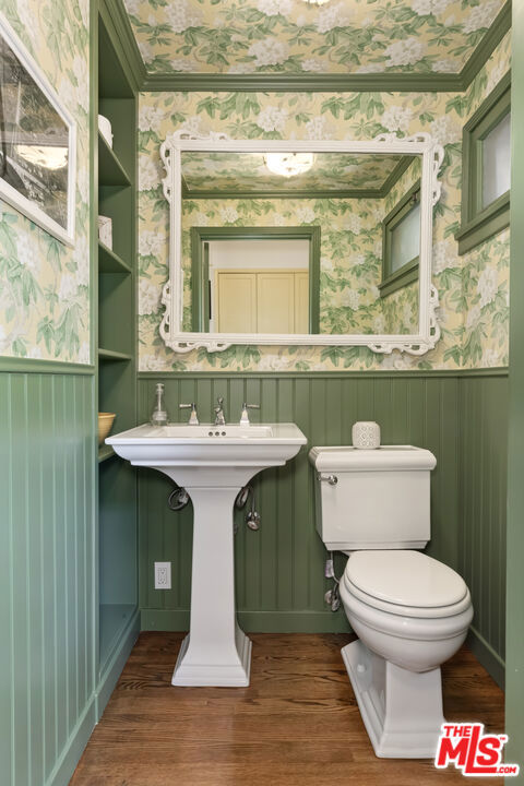 232 N Arden Boulevard, Los Angeles CA: https://media.crmls.org/mediaz/e210c857-4794-44e0-b644-3c4c96a12529.jpg