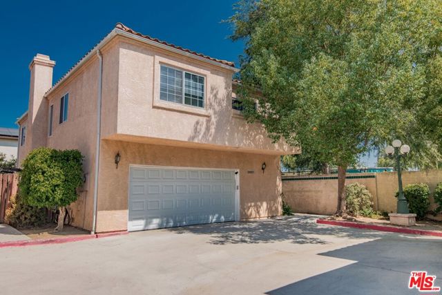 9400 Noble Avenue, North Hills CA: https://media.crmls.org/mediaz/e210fd67-e8e8-48ae-807c-7114b0740470.jpg