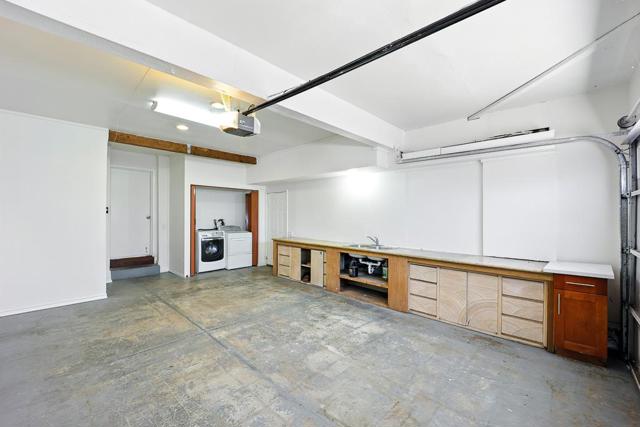 2507 Constellation Drive, Hayward CA: https://media.crmls.org/mediaz/e2117871-43cb-4a60-9ee9-3dab9415dd8f.jpg