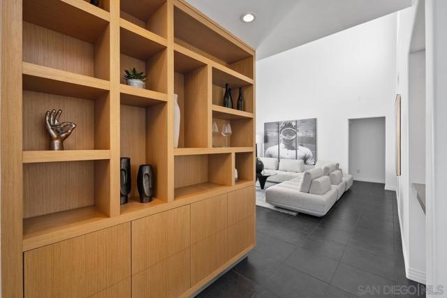 6172 Via Posada Del Norte, Rancho Santa Fe CA: https://media.crmls.org/mediaz/e2128809-ec07-456e-8bff-c157282c9213.jpg