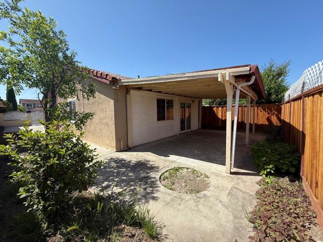 835 Saraband Way, San Jose CA: https://media.crmls.org/mediaz/e212d639-38ef-4a07-9eaa-4036d254be0a.jpg