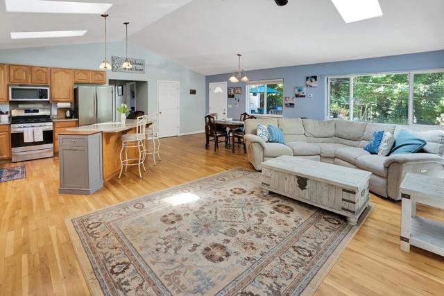 1151 Lakeside Drive, Felton CA: https://media.crmls.org/mediaz/e2133433-6dc5-4d7f-ab20-0e71748faf7e.jpg