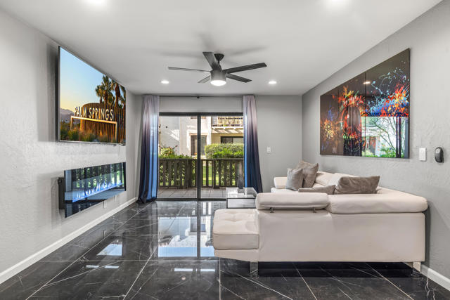 1050 E Ramon Road, Palm Springs CA: https://media.crmls.org/mediaz/e2133b8f-4dd3-44cc-963f-8fd6aed4cc63.jpg