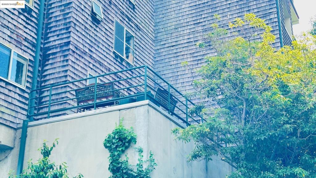 https://media.crmls.org/mediaz/e2147259-ebc2-478b-bffa-06095aad33c7.jpg?preset=X-Large