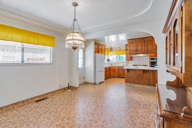 93 Alexander Court, San Jose CA: https://media.crmls.org/mediaz/e2152d87-3771-4240-8cd9-16395883e5d2.jpg