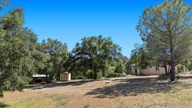 12220 Rebel Wind Rd, Descanso CA: https://media.crmls.org/mediaz/e216292a-5c2e-4abf-a966-89c4bd8a7179.jpg