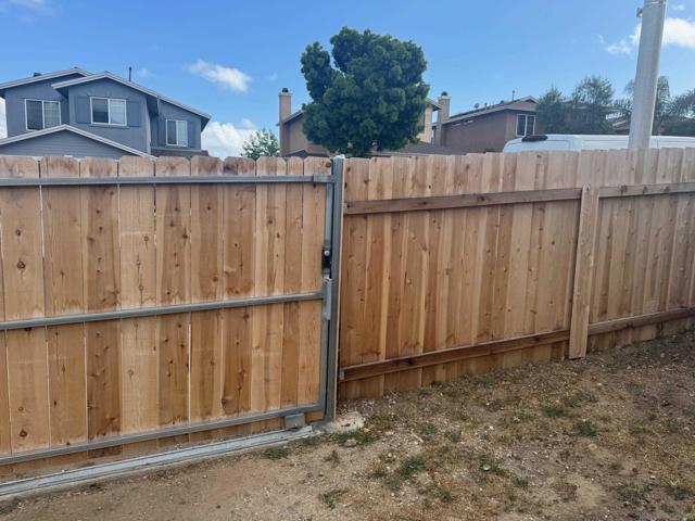 3769 Z St, San Diego CA: https://media.crmls.org/mediaz/e216e83e-0541-4ae1-974e-4c4ee0558e8d.jpg