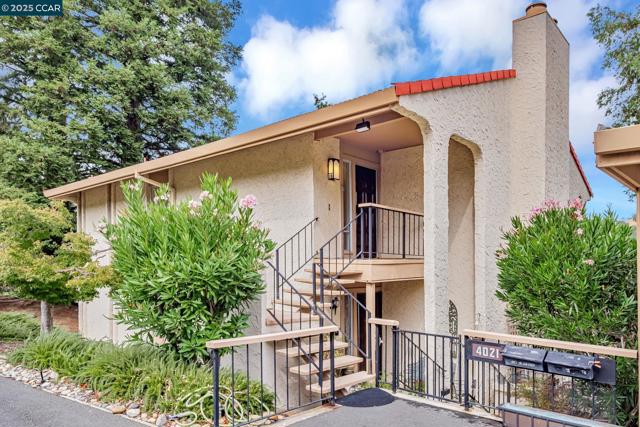 4021 Terra Granada Dr, Walnut Creek CA: https://media.crmls.org/mediaz/e21794d3-fafa-4270-a5b9-3dc9ed670eee.jpg