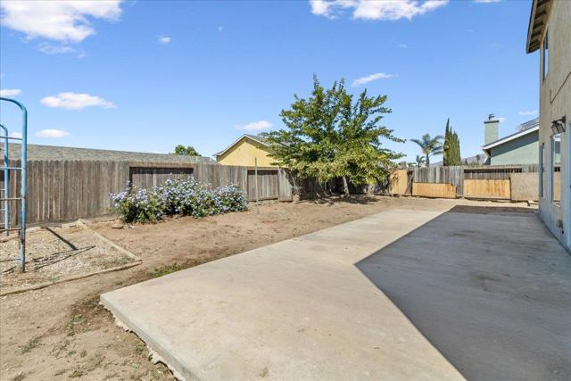 1037 Vista Avenue, Soledad CA: https://media.crmls.org/mediaz/e217cfe4-e119-4cd6-b0f3-41ee7f9e0c6f.jpg