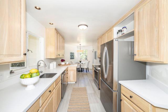 510 Valencia Drive, Los Altos CA: https://media.crmls.org/mediaz/e217d18c-2c0f-4e83-87fe-a5578b70c8c2.jpg