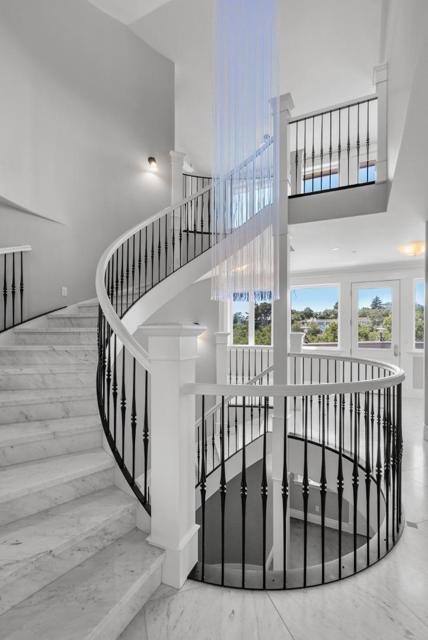 40 S Circle Drive, Santa Cruz CA: https://media.crmls.org/mediaz/e2180ed7-49c5-4023-b06a-0b3d24e8cf89.jpg
