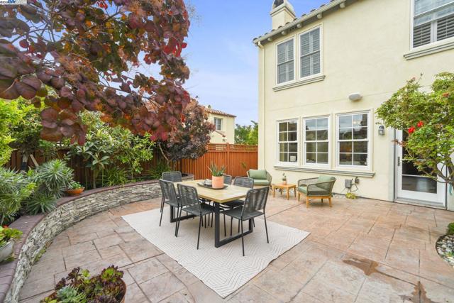 250 Jack London Ave, Alameda, California 94501, 4 Bedrooms Bedrooms, ,3 BathroomsBathrooms,Single Family Residence,For Sale,Jack London Ave,41111270