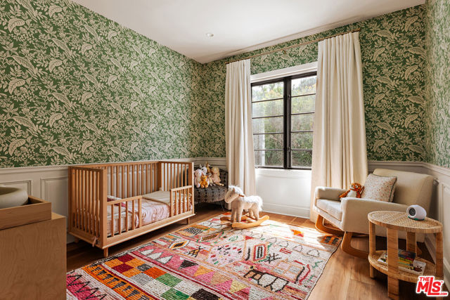 3901 Longridge Avenue, Sherman Oaks CA: https://media.crmls.org/mediaz/e218e792-8ce8-4279-8d2e-fd617e8fd569.jpg
