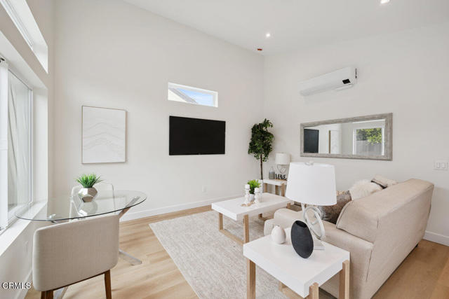 2711 2715 Dawson Avenue, Ventura CA: https://media.crmls.org/mediaz/e21931d0-5b9c-4caf-ae73-7031d5386401.jpg