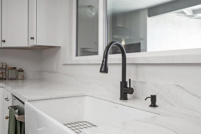 215 Rays Circle, Hollister CA: https://media.crmls.org/mediaz/e219b119-da96-4c9c-a973-0bdb54b14a78.jpg