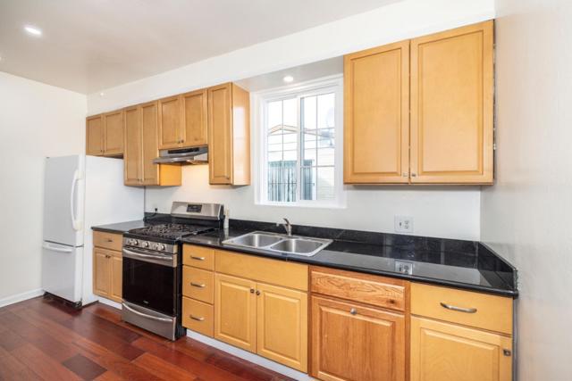 620 22nd Street, Richmond CA: https://media.crmls.org/mediaz/e21b0644-8f96-49f6-b79c-d051c690fc51.jpg