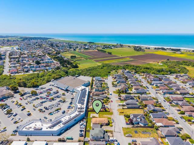 411 Belleville, Half Moon Bay CA: https://media.crmls.org/mediaz/e21bad1f-db8f-43d5-bea3-c88e6ce9c8ac.jpg