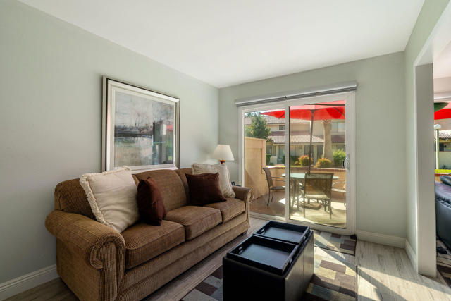 6000 Montecito Drive, Palm Springs CA: https://media.crmls.org/mediaz/e21bc098-15eb-4a8f-ab70-9f204cbba99e.jpg