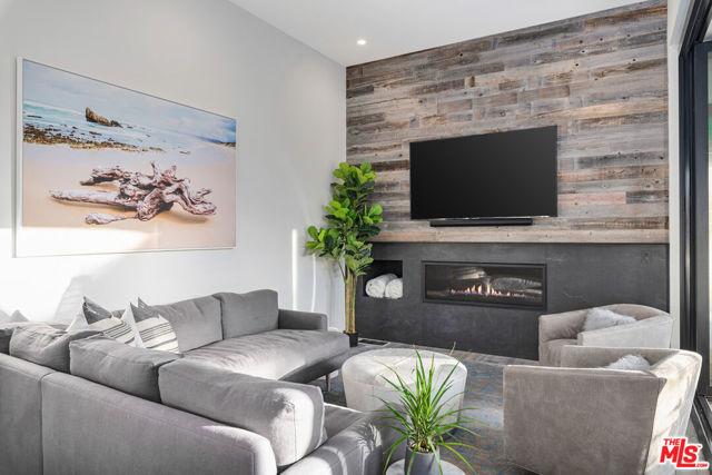 31866 Seafield Drive, Malibu CA: https://media.crmls.org/mediaz/e21dddaa-ddb9-4267-83e8-2af14cf69b82.jpg