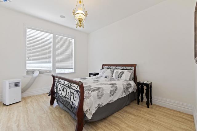 Image 35 of 60 For 16555 Charles Otter Dr