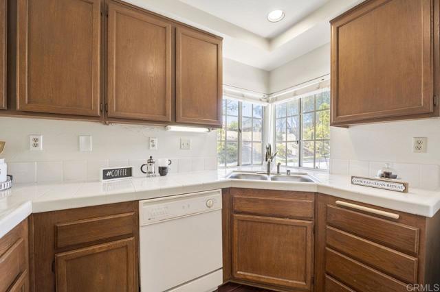 Detail Gallery Image 7 of 29 For 13398 Tiverton Rd, San Diego,  CA 92130 - 2 Beds | 2 Baths