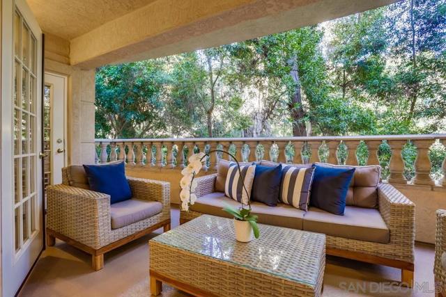 2888 Torrey Pines Rd, La Jolla CA: https://media.crmls.org/mediaz/e21e6518-a4d0-4b8b-b3c6-493a940d7f4c.jpg