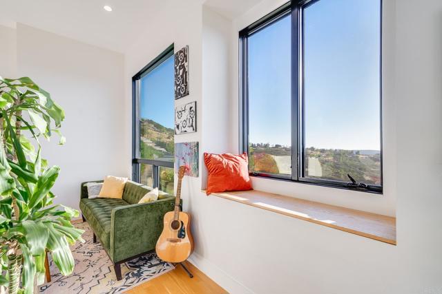 403 Black Canyon Place, Ramona CA: https://media.crmls.org/mediaz/e21e7706-5ef3-4a1d-9a07-efe3cc76a7bb.jpg