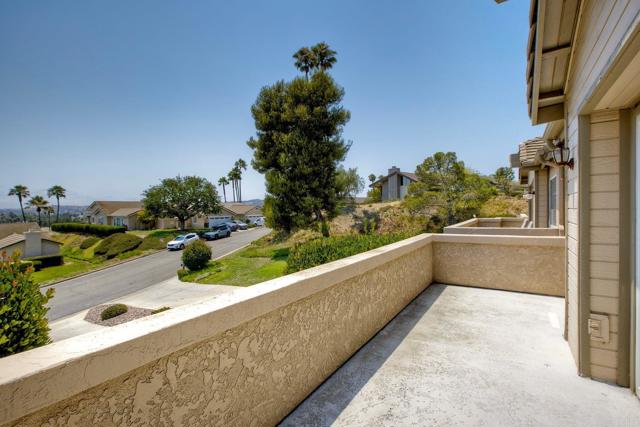 61 Via Larga Vista, Bonsall CA: https://media.crmls.org/mediaz/e21e7bcc-8d4d-4d2b-b794-1083ca08a875.jpg