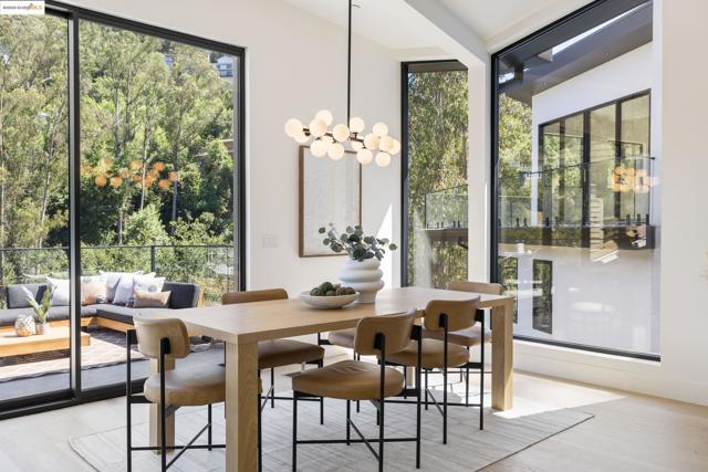 7270 Woodrow Dr, Oakland CA: https://media.crmls.org/mediaz/e21e9504-9ca0-48e0-8cb0-685b385d1ef5.jpg