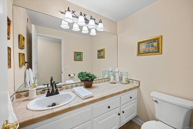 2702 Jacaranda Avenue, Carlsbad CA: https://media.crmls.org/mediaz/e21ec9d6-c75f-406a-9568-a95c0714bc8a.jpg