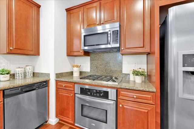 541 Ravenna Way, Hayward CA: https://media.crmls.org/mediaz/e21f80d2-8c9e-4211-a844-35ef9002bc9e.jpg