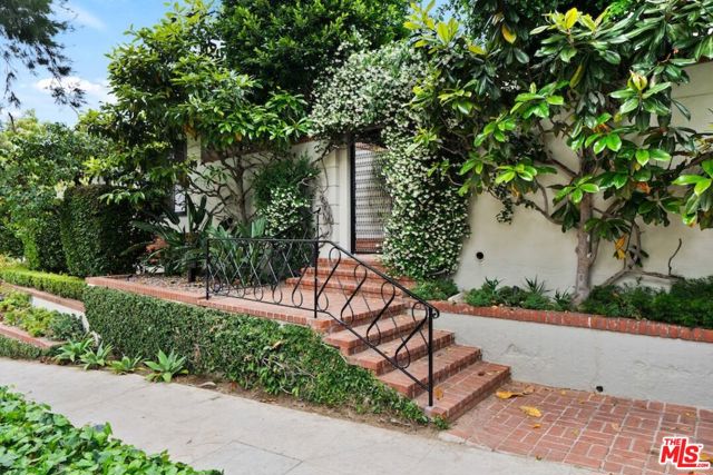 11051 Strathmore Drive, Los Angeles CA: https://media.crmls.org/mediaz/e21f8162-159d-4557-8d97-7cfaaecd1fde.jpg