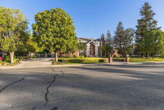 2300 Weybridge Drive, Bakersfield CA: https://media.crmls.org/mediaz/e21f81f9-a85b-42f4-aa1b-c377ad10c83f.jpg