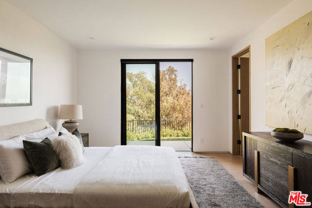 29800 Cuthbert Road, Malibu CA: https://media.crmls.org/mediaz/e2200c1b-9514-4cb3-92e9-beabde874937.jpg
