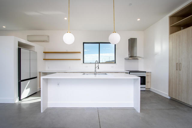 66050 Cottonwood Drive, Joshua Tree CA: https://media.crmls.org/mediaz/e2209a85-d5e6-49f6-99d9-e67a7de059b5.jpg