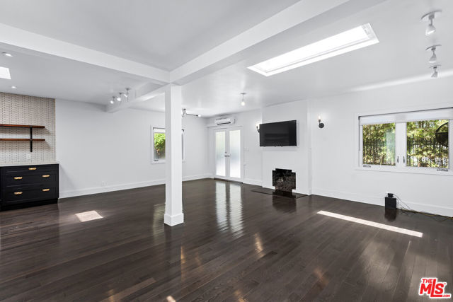 1939 Purdue Avenue, Los Angeles CA: https://media.crmls.org/mediaz/e22182e3-30da-4051-ab84-6ad296e3b8c1.jpg