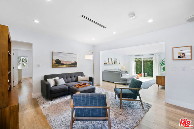 18332 FRIAR Street photo 7