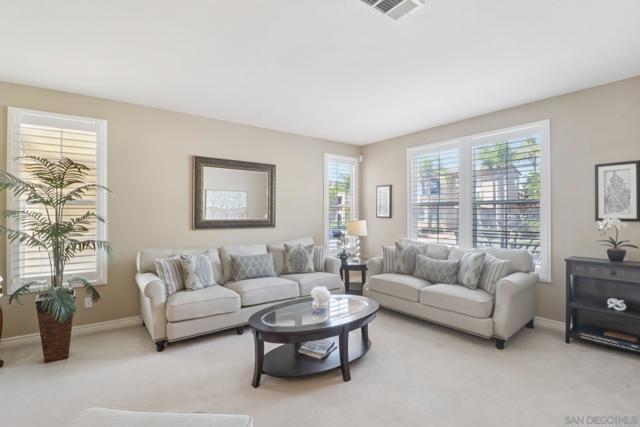 11383 Merritage Ct, San Diego CA: https://media.crmls.org/mediaz/e2228b41-5329-4184-adde-790f852691bc.jpg