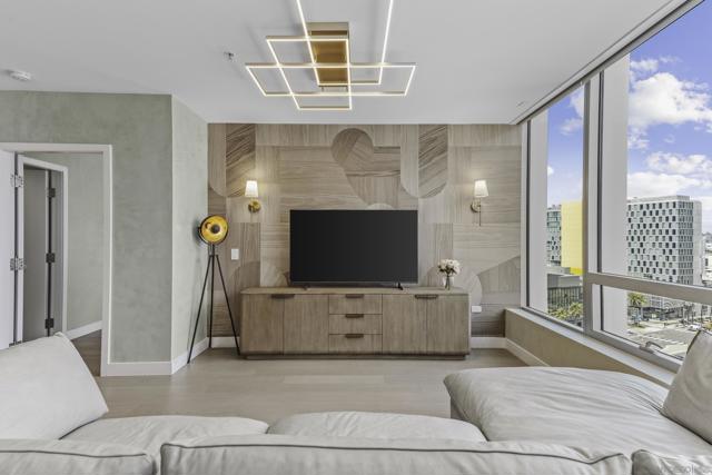 888 W E Street, San Diego CA: https://media.crmls.org/mediaz/e222cc5f-62eb-45de-8f6a-4519c86c4bb9.jpg