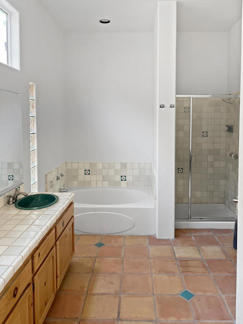 54670 Avenue Alvarado, La Quinta CA: https://media.crmls.org/mediaz/e223a198-a471-42d5-943b-d5da1c182ab9.jpg