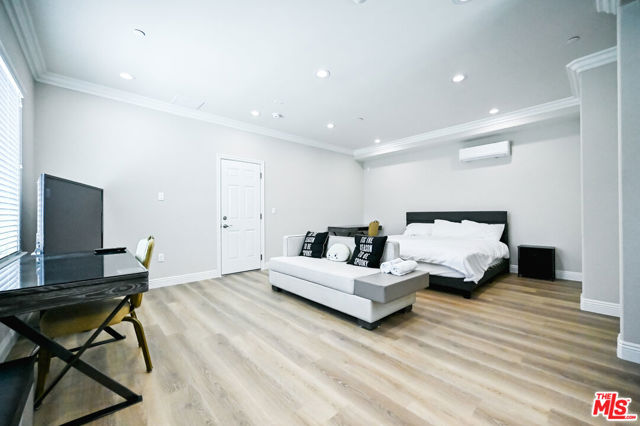 2028 S Chapel Avenue, Alhambra CA: https://media.crmls.org/mediaz/e223fd9d-a281-420d-8bd4-e72060b638fc.jpg