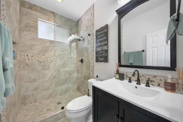 Image 15 of 39 For 80076 Bridgeport Drive