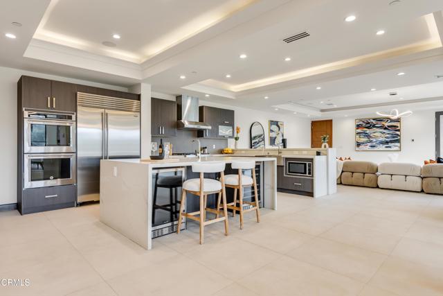 Detail Gallery Image 4 of 69 For 12480 Viewcrest Rd, Los Angeles,  CA 91604 - 5 Beds | 7 Baths