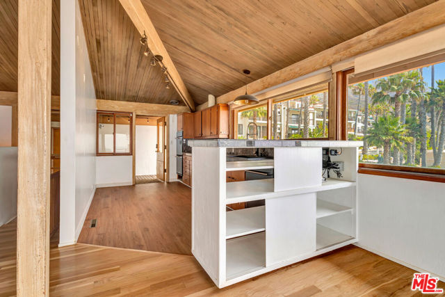 26636 Latigo Shore Drive, Malibu CA: https://media.crmls.org/mediaz/e2259634-50cd-4c0c-9dec-405d449decb7.jpg
