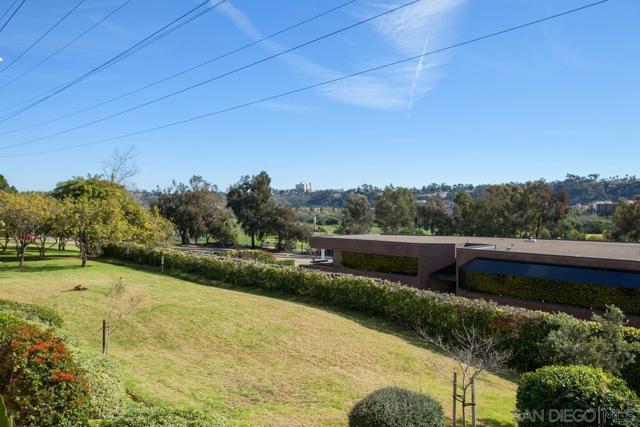 6028 Gaines St, San Diego CA: https://media.crmls.org/mediaz/e225f720-9edc-4acd-a2a8-622050867ea8.jpg