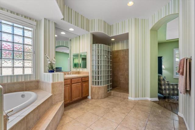 62 Via Del Pienza, Rancho Mirage CA: https://media.crmls.org/mediaz/e2263160-9780-4123-a72d-bfd797ac881f.jpg