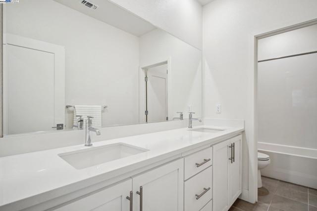 Image 26 of 60 For 37450 Watersail Way