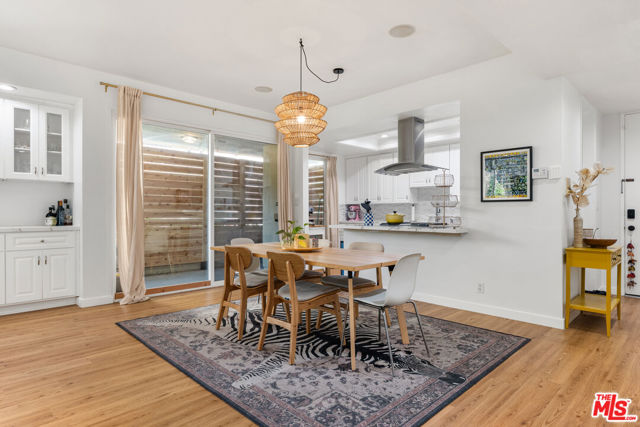 1500 Camden Avenue, Los Angeles CA: https://media.crmls.org/mediaz/e226d066-2e2f-4149-a95a-46d0f8ff3c6a.jpg